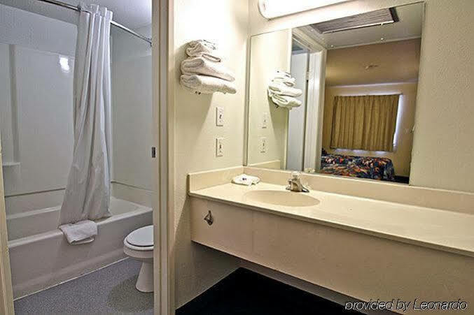 Motel 6-Kingman, Az - Route 66 East Экстерьер фото